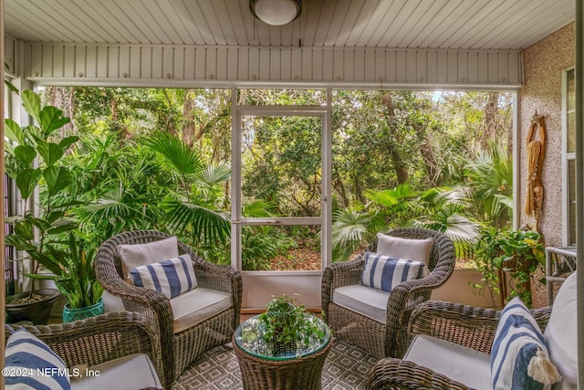 view of sunroom / solarium