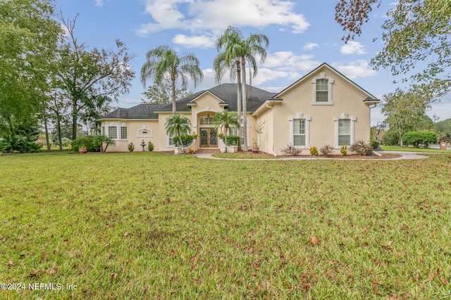 view of front of home featuring a front lawn