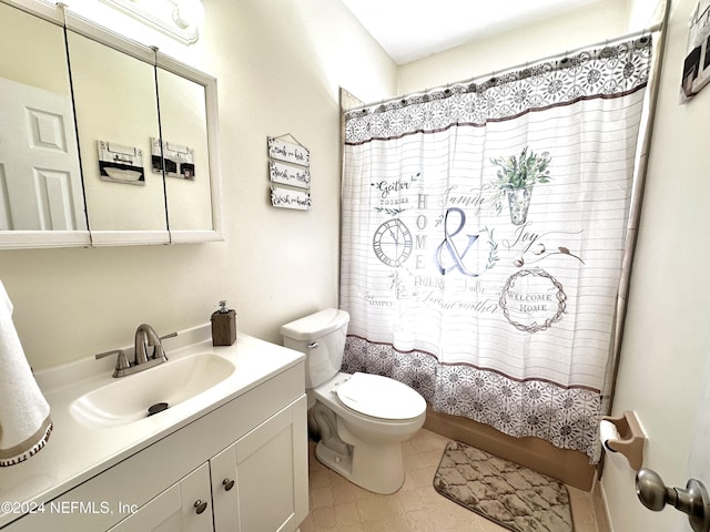 5609 County Road 352, Keystone Heights, FL 32656 - full bath featuring toilet, vanity, and shower / bathtub combination with curtain