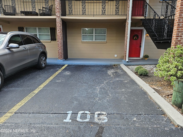 exterior space featuring a balcony