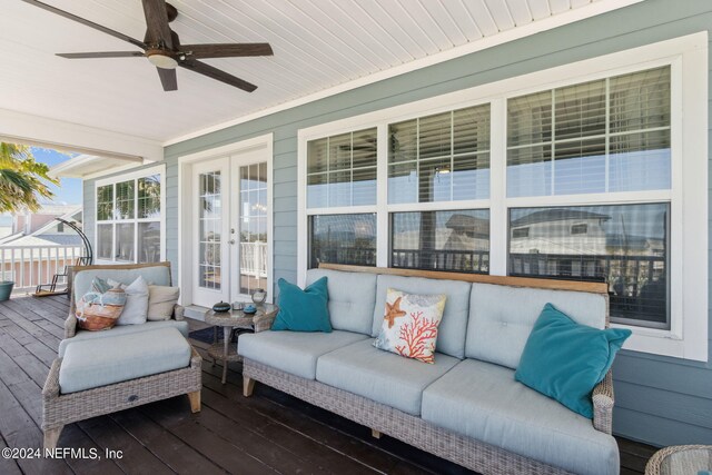 sunroom / solarium with ceiling fan