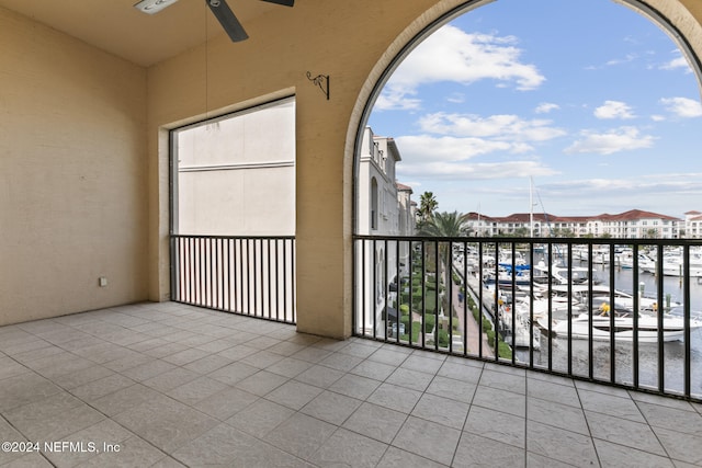 balcony with ceiling fan