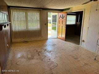 foyer with ceiling fan