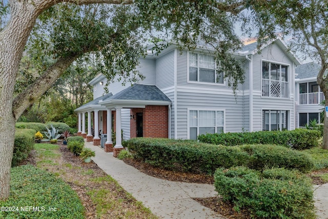 view of front of property