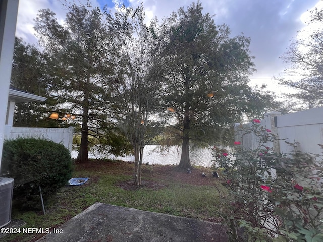 Listing photo 3 for 1544 Biscayne Bay Dr, Jacksonville FL 32218