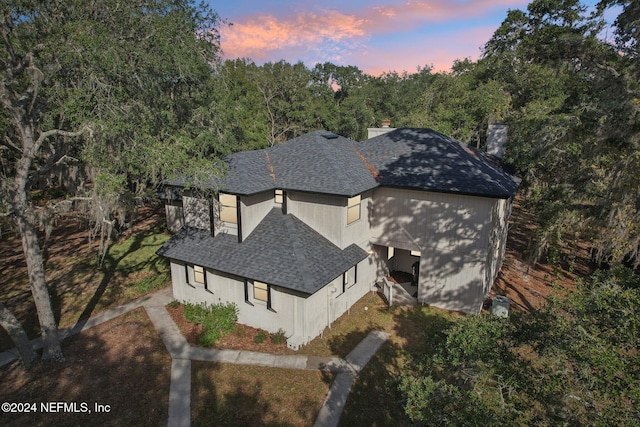 view of aerial view at dusk