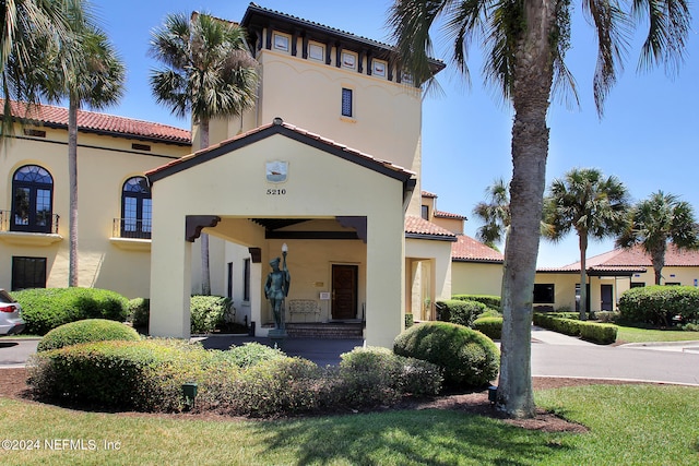 view of front of house