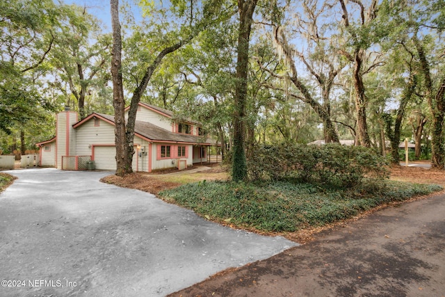 view of front facade with a garage