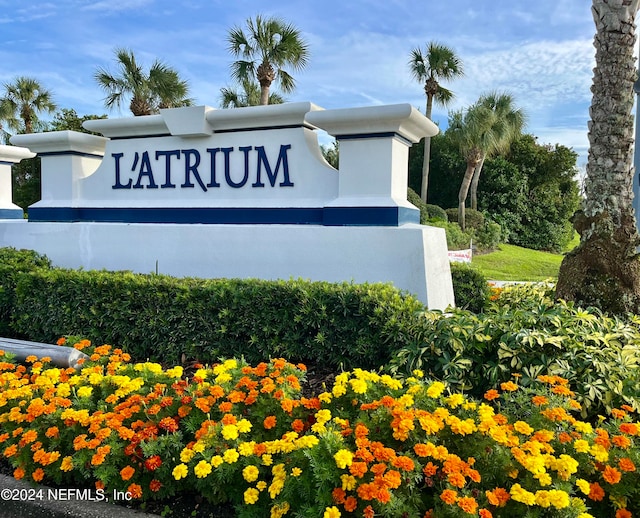 view of community / neighborhood sign