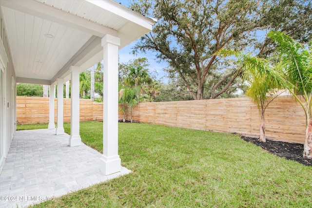 view of yard featuring a patio