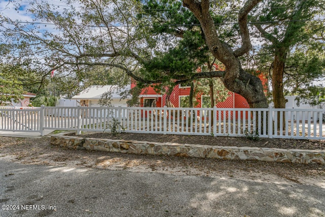 view of front of house