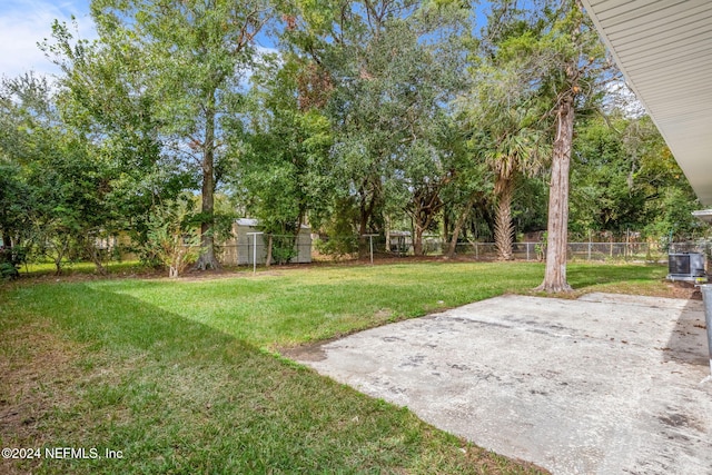 view of yard with a patio