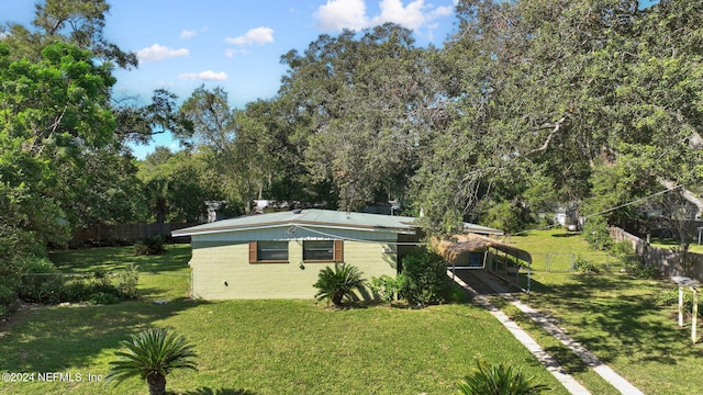 exterior space featuring a yard