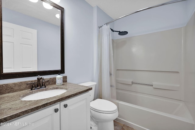 full bathroom featuring vanity, toilet, and shower / bath combo