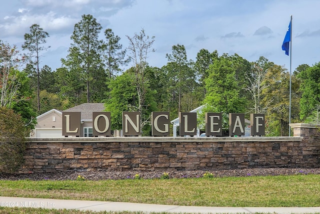 view of community / neighborhood sign