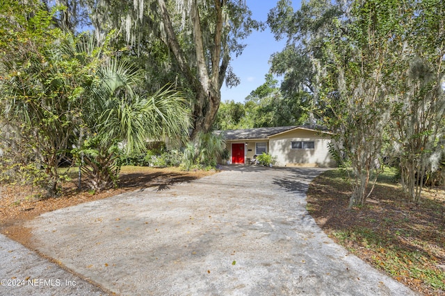 view of front of property