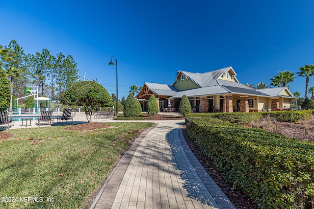 view of front of property with a front yard