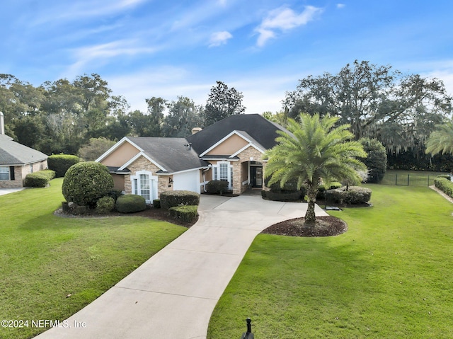 view of front facade featuring a front yard