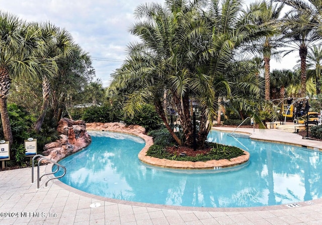 view of swimming pool