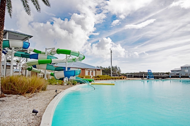 view of swimming pool