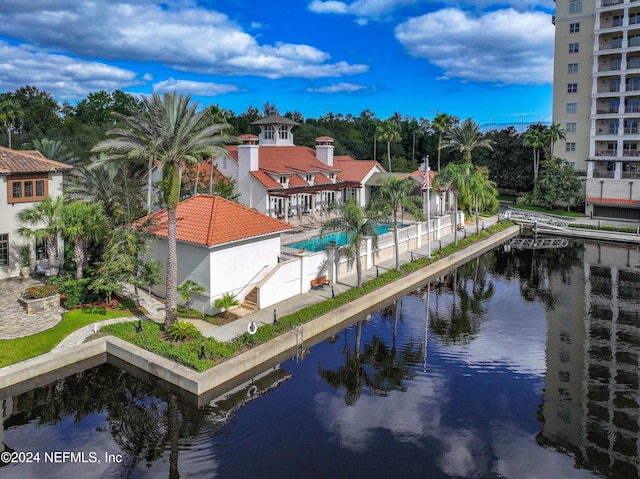 bird's eye view with a water view