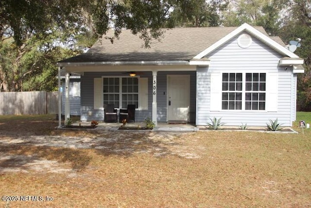 view of front of property featuring a porch