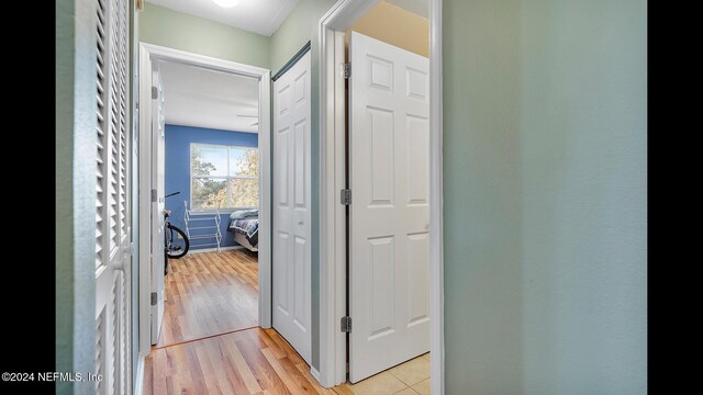 19 Arbor Club Dr Unit 317, Ponte Vedra Beach, FL 32082 - hallway featuring light wood-style flooring