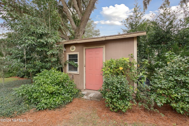 view of outbuilding