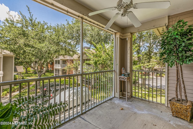 balcony featuring ceiling fan