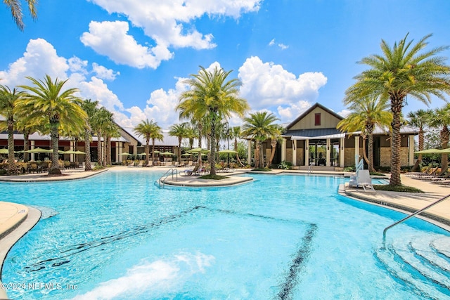 view of swimming pool