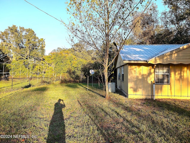 view of yard featuring cooling unit