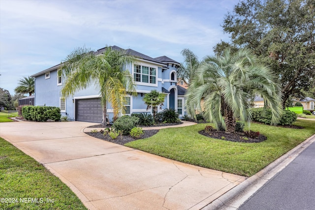 view of front of home featuring a front yard