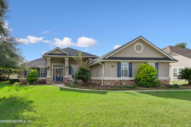 view of front of house with a front yard