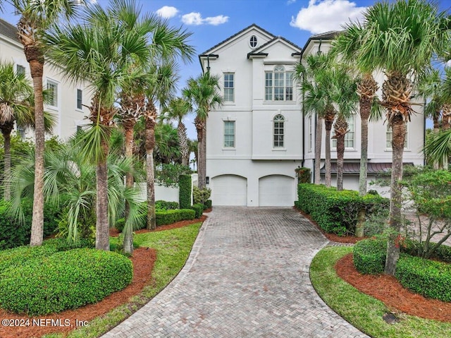 view of front of property featuring a garage