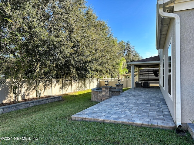 view of yard with a patio