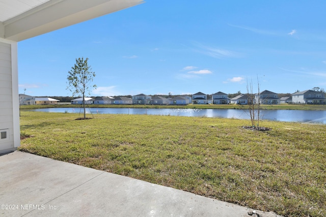 view of yard with a water view