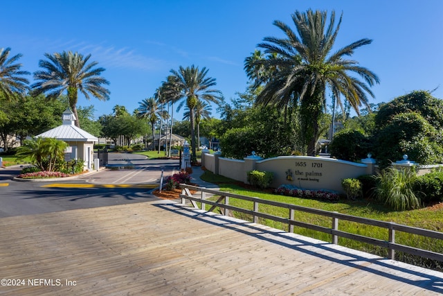 view of community / neighborhood sign