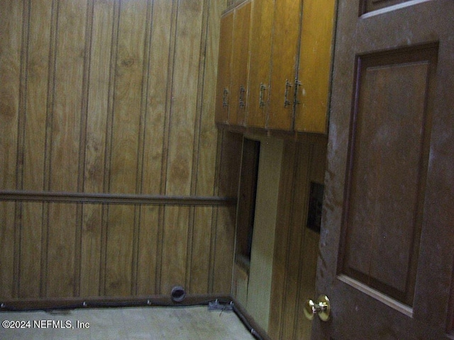 1113 Fieldcrest Rd, Jasper, FL 32052 - laundry area featuring wooden walls