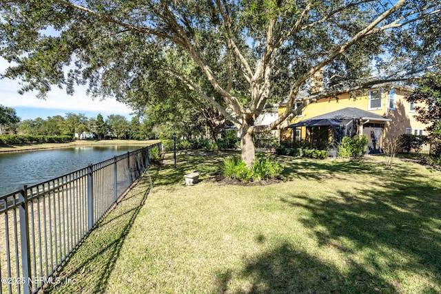 view of yard featuring a water view