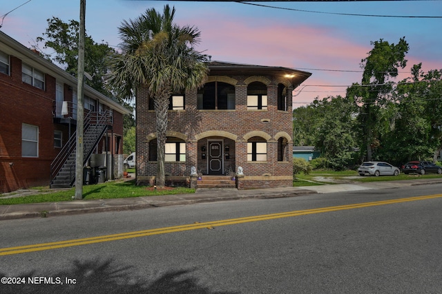 view of front of house