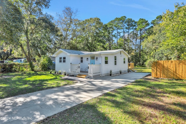 view of front of house with a front yard