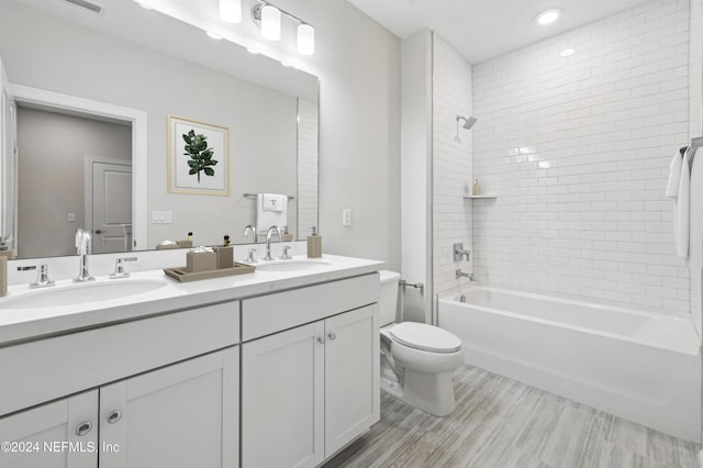 71 Delwood Way Unit 216, Saint Augustine, FL 32092 - bathroom with double vanity, toilet, and bathing tub / shower combination