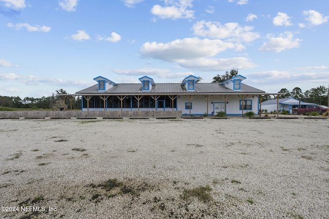 view of front facade