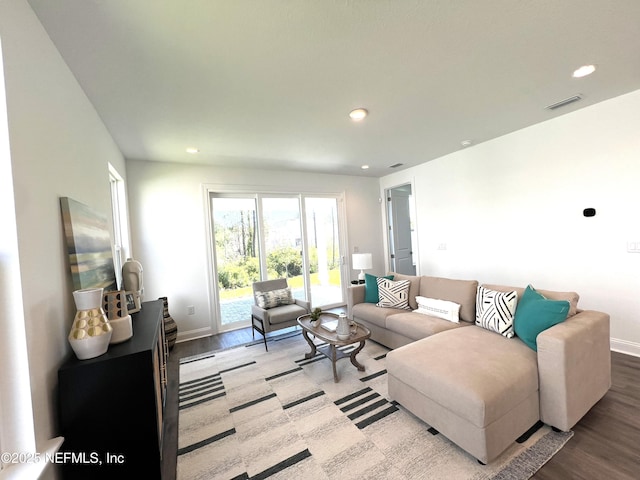 88 Latham Dr, Ponte Vedra, FL 32081 - living room featuring wood finished floors, baseboards, and recessed lighting