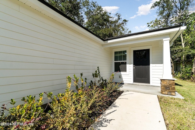 view of property entrance