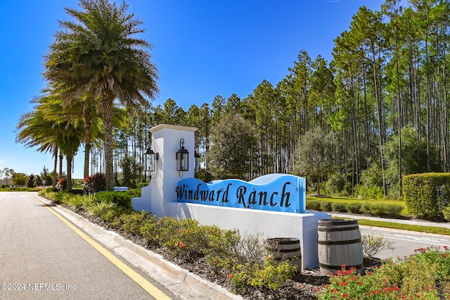 view of community / neighborhood sign