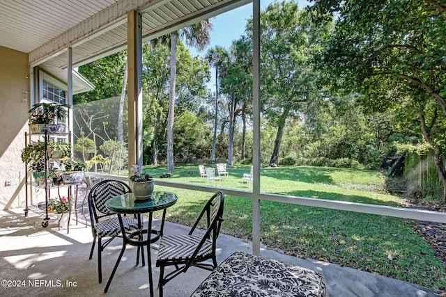 view of sunroom / solarium