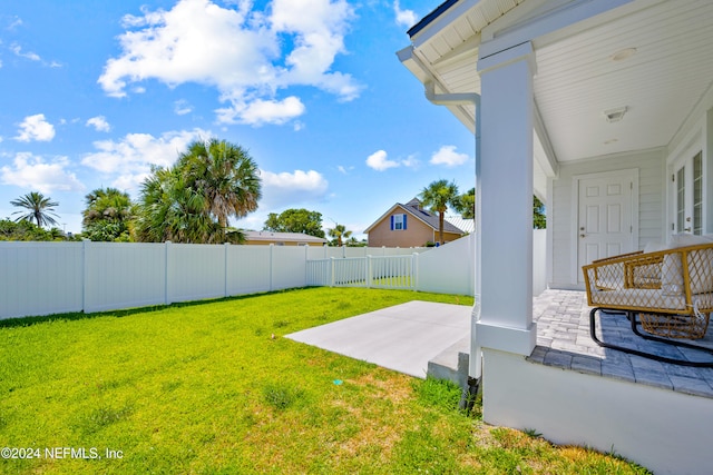 view of yard with a patio area