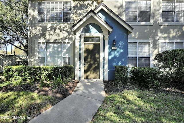 view of entrance to property