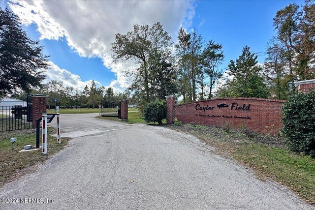 11018 Seneca Ln, Glen St Mary, FL 32040 - view of asphalt driveway